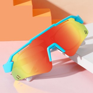 Gradient polarized sports sunglasses