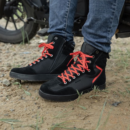 Wear-resistant and breathable racing boots