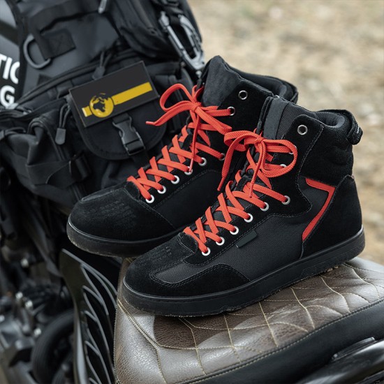 Wear-resistant and breathable racing boots