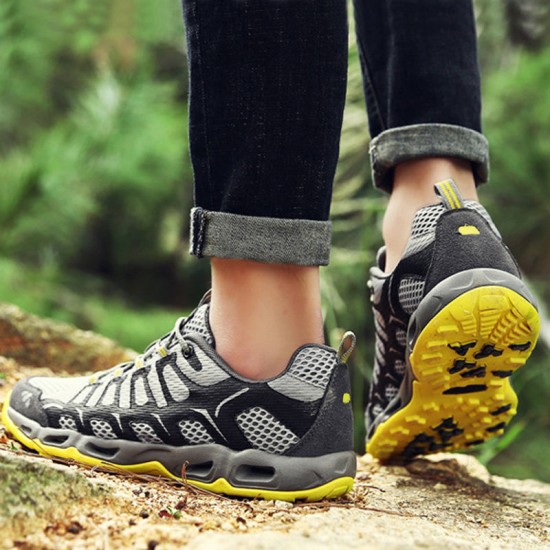 Non-slip black hiking leather shoes