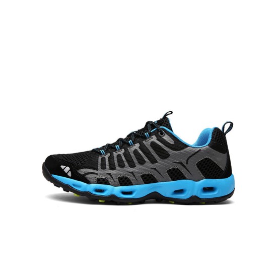 Non-slip black hiking leather shoes