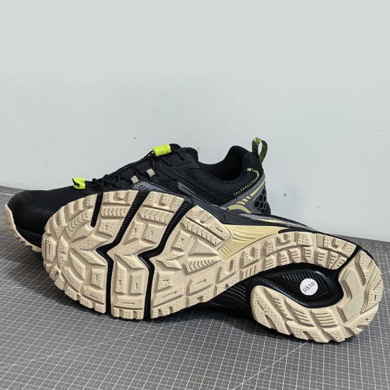 Breathable low-top trail running shoes