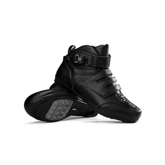 Waterproof and wear-resistant sports boots