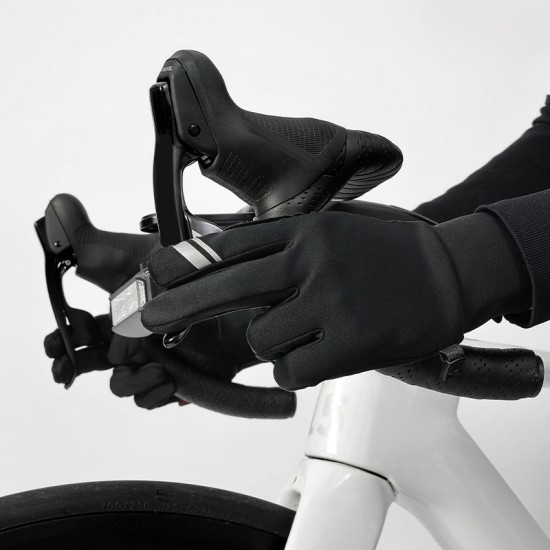 Touchscreen compatible non-slip gloves