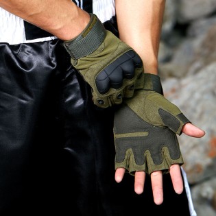 Men's training hard knuckle half finger gloves