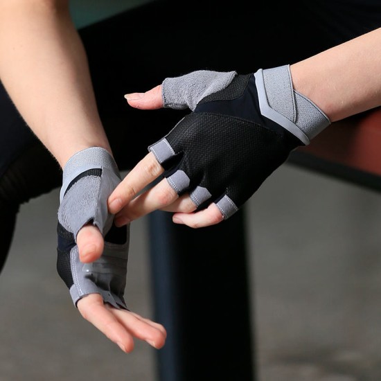 Fashionable fitness weightlifting gloves